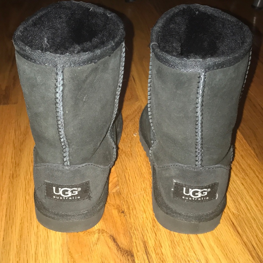 Black little kids uggs